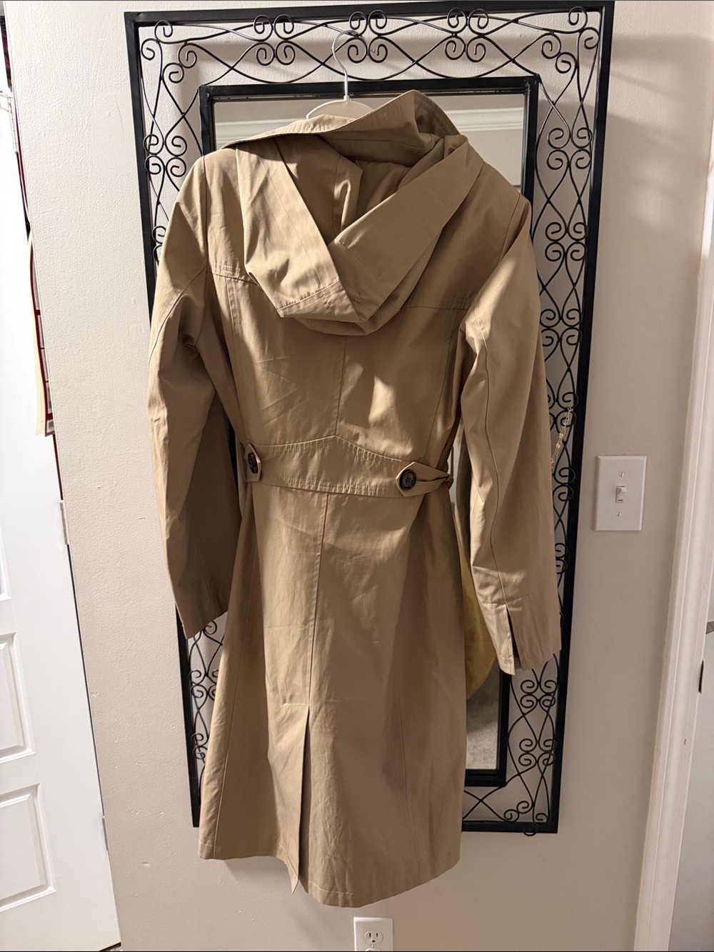 Sam Edelman Women's Beige Trench Coat with Belt - Picture 3 of 3